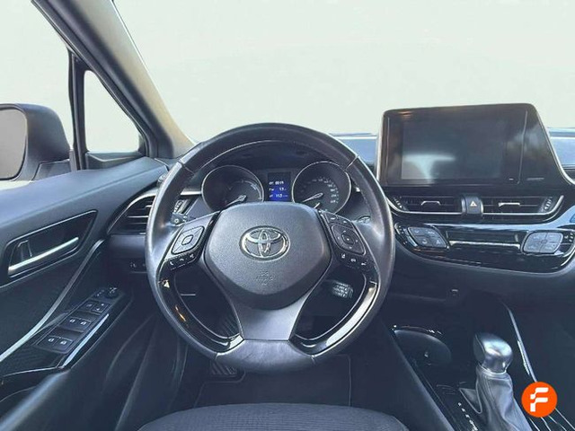 Foto 12 Toyota C-HR 1.8 125H Active 90 kW (122 CV)
