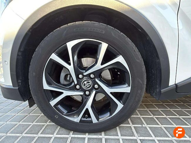Foto 21 Toyota C-HR 1.8 125H Active 90 kW (122 CV)