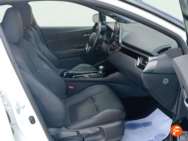 Foto 21 Toyota C-HR 1.8 125H Advance 90 kW (122 CV)