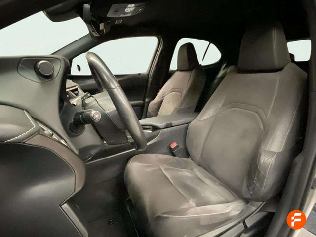 Foto 12 Lexus UX 250h Premium 135 kW (184 CV)