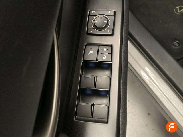 Foto 18 Lexus UX 250h Premium 135 kW (184 CV)