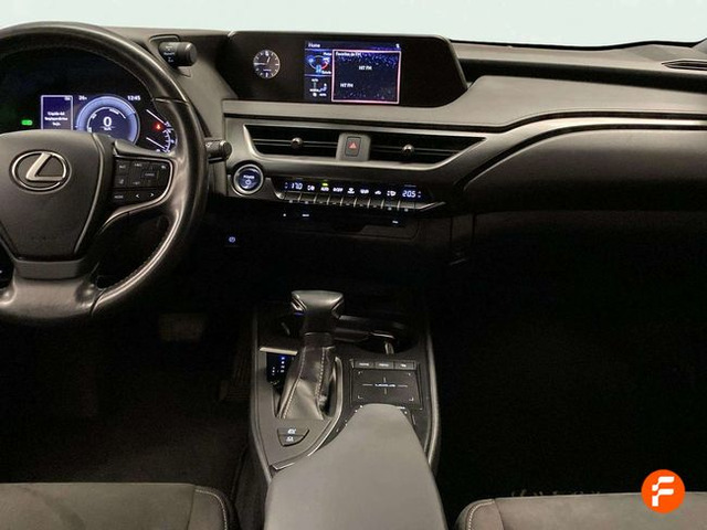 Foto 26 Lexus UX 250h Premium 135 kW (184 CV)