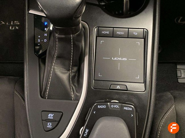 Foto 32 Lexus UX 250h Premium 135 kW (184 CV)
