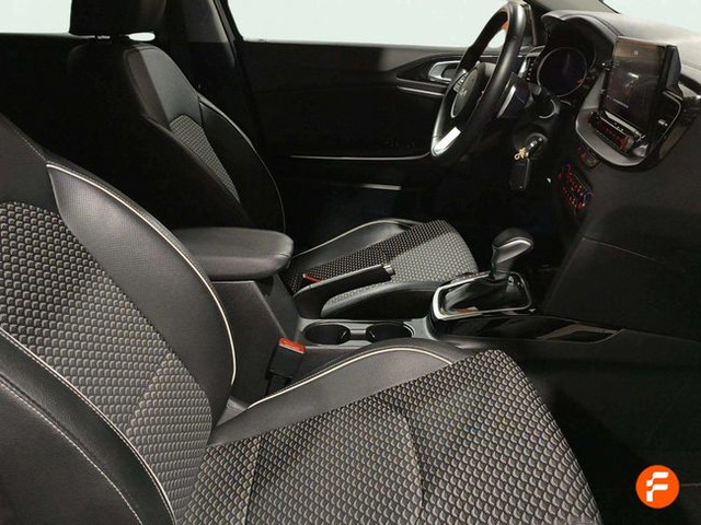 Foto 13 Kia Ceed 1.5 MHEV Tech DCT 118 kW (160 CV)