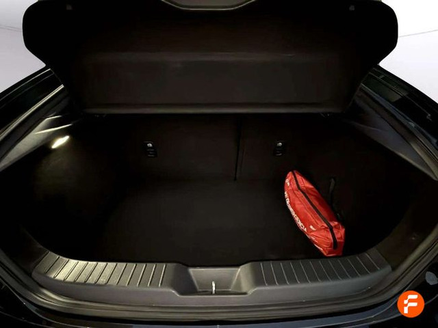 Foto 8 Mazda Mazda 3 2.0 SKYACTIV-X Zenith 133 kW (181 CV)