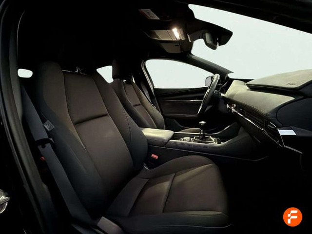 Foto 15 Mazda Mazda 3 2.0 SKYACTIV-X Zenith 133 kW (181 CV)