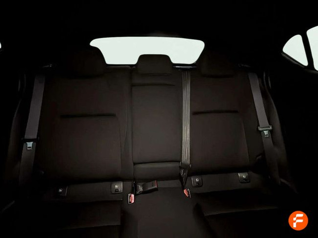 Foto 17 Mazda Mazda 3 2.0 SKYACTIV-X Zenith 133 kW (181 CV)