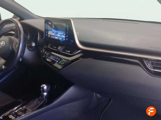 Foto 11 Toyota C-HR 1.8 125H Advance 90 kW (122 CV)