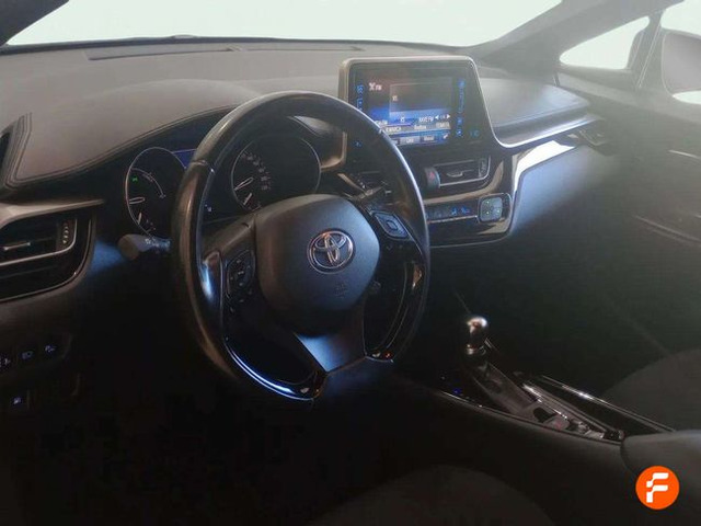 Foto 12 Toyota C-HR 1.8 125H Advance 90 kW (122 CV)