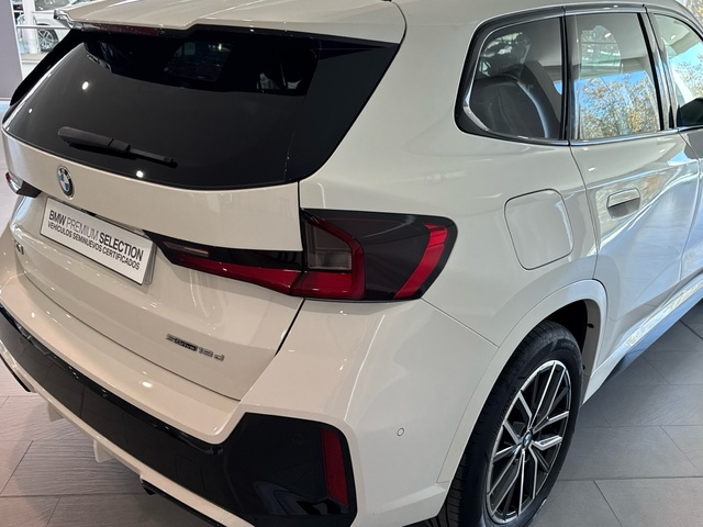 BMW X1 sDrive18d color Blanco. Año 2024. 110KW(150CV). Diésel. En concesionario Burgocar (Bmw y Mini) de Burgos