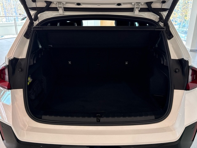 BMW X1 sDrive18d color Blanco. Año 2024. 110KW(150CV). Diésel. En concesionario Burgocar (Bmw y Mini) de Burgos