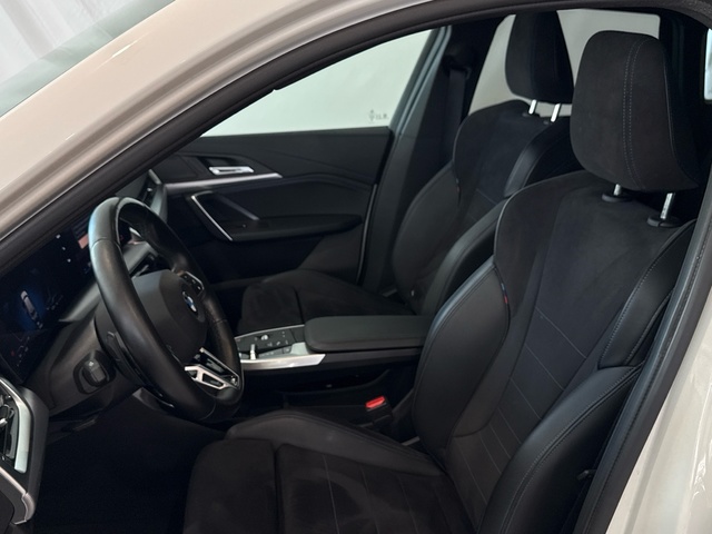 BMW X1 sDrive18d color Blanco. Año 2024. 110KW(150CV). Diésel. En concesionario Burgocar (Bmw y Mini) de Burgos