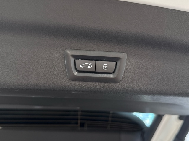 BMW X1 sDrive18d color Blanco. Año 2024. 110KW(150CV). Diésel. En concesionario Burgocar (Bmw y Mini) de Burgos