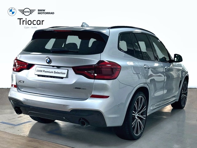 BMW X3 xDrive30e color Gris Plata. Año 2021. 215KW(292CV). Híbrido Electro/Gasolina. En concesionario Triocar Gijón (Bmw y Mini) de Asturias
