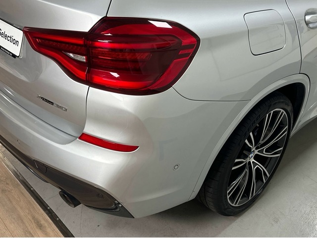 BMW X3 xDrive30e color Gris Plata. Año 2021. 215KW(292CV). Híbrido Electro/Gasolina. En concesionario Triocar Gijón (Bmw y Mini) de Asturias