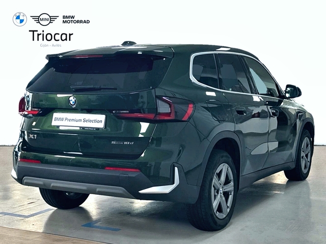 BMW X1 sDrive18d color Verde. Año 2022. 110KW(150CV). Diésel. En concesionario Triocar Gijón (Bmw y Mini) de Asturias