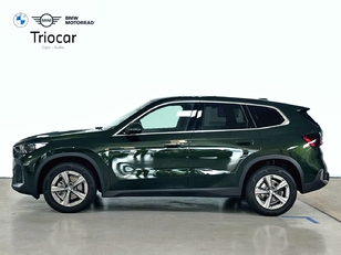 Fotos de BMW X1 sDrive18d color Verde. Año 2022. 110KW(150CV). Diésel. En concesionario Triocar Gijón (Bmw y Mini) de Asturias