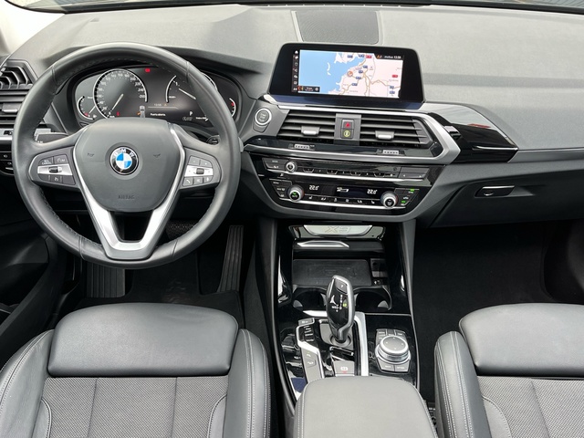 BMW X3 xDrive20d color Negro. Año 2021. 140KW(190CV). Diésel. En concesionario Celtamotor Vigo de Pontevedra