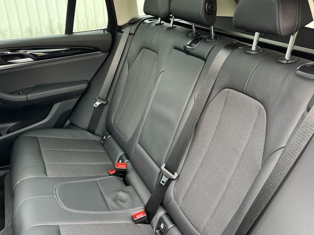 BMW X3 xDrive20d color Negro. Año 2021. 140KW(190CV). Diésel. En concesionario Celtamotor Vigo de Pontevedra