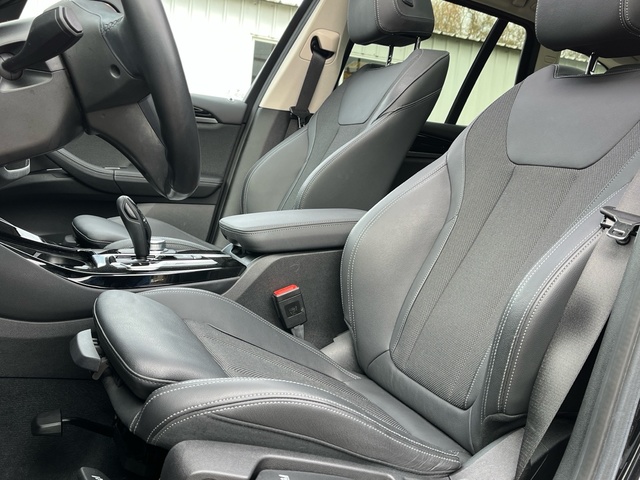 BMW X3 xDrive20d color Negro. Año 2021. 140KW(190CV). Diésel. En concesionario Celtamotor Vigo de Pontevedra