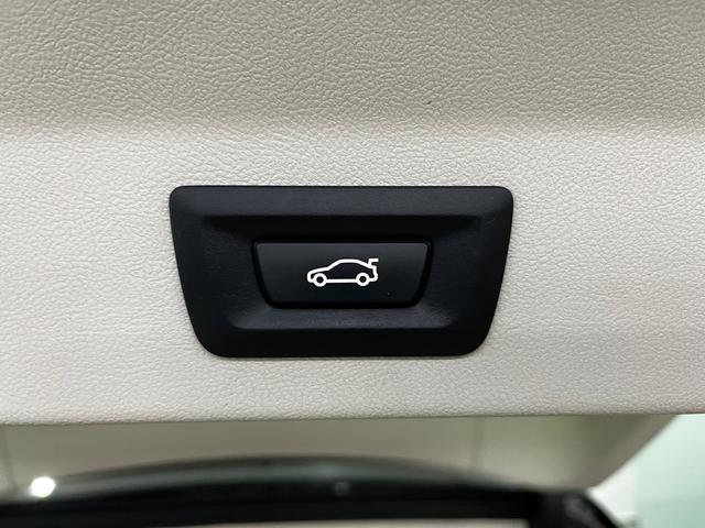 BMW X3 xDrive20d color Gris. Año 2020. 140KW(190CV). Diésel. En concesionario Unicars Ponent de Lleida