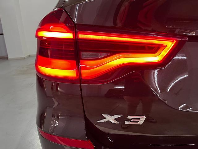 BMW X3 xDrive20d color Gris. Año 2020. 140KW(190CV). Diésel. En concesionario Unicars Ponent de Lleida