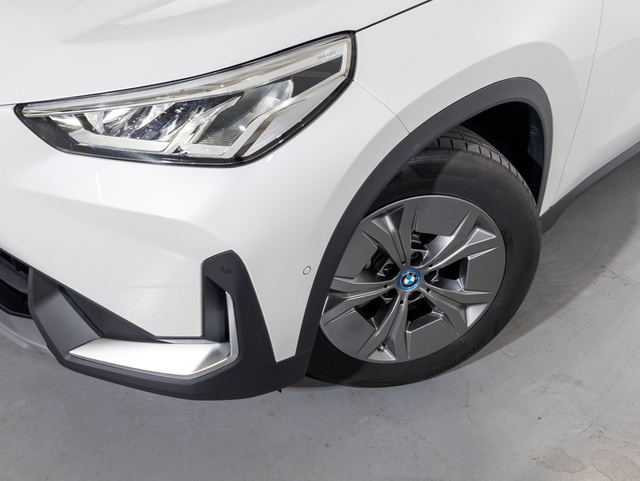 BMW iX1 eDrive20 color Blanco. Año 2025. 150KW(204CV). Eléctrico. En concesionario Oliva Motor Girona de Girona