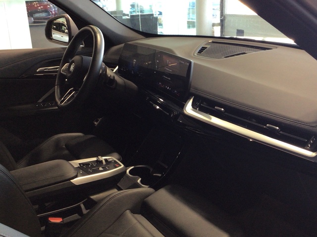 BMW X1 sDrive18d color Gris Plata. Año 2024. 110KW(150CV). Diésel. En concesionario BYmyCAR Madrid - Alcalá de Madrid