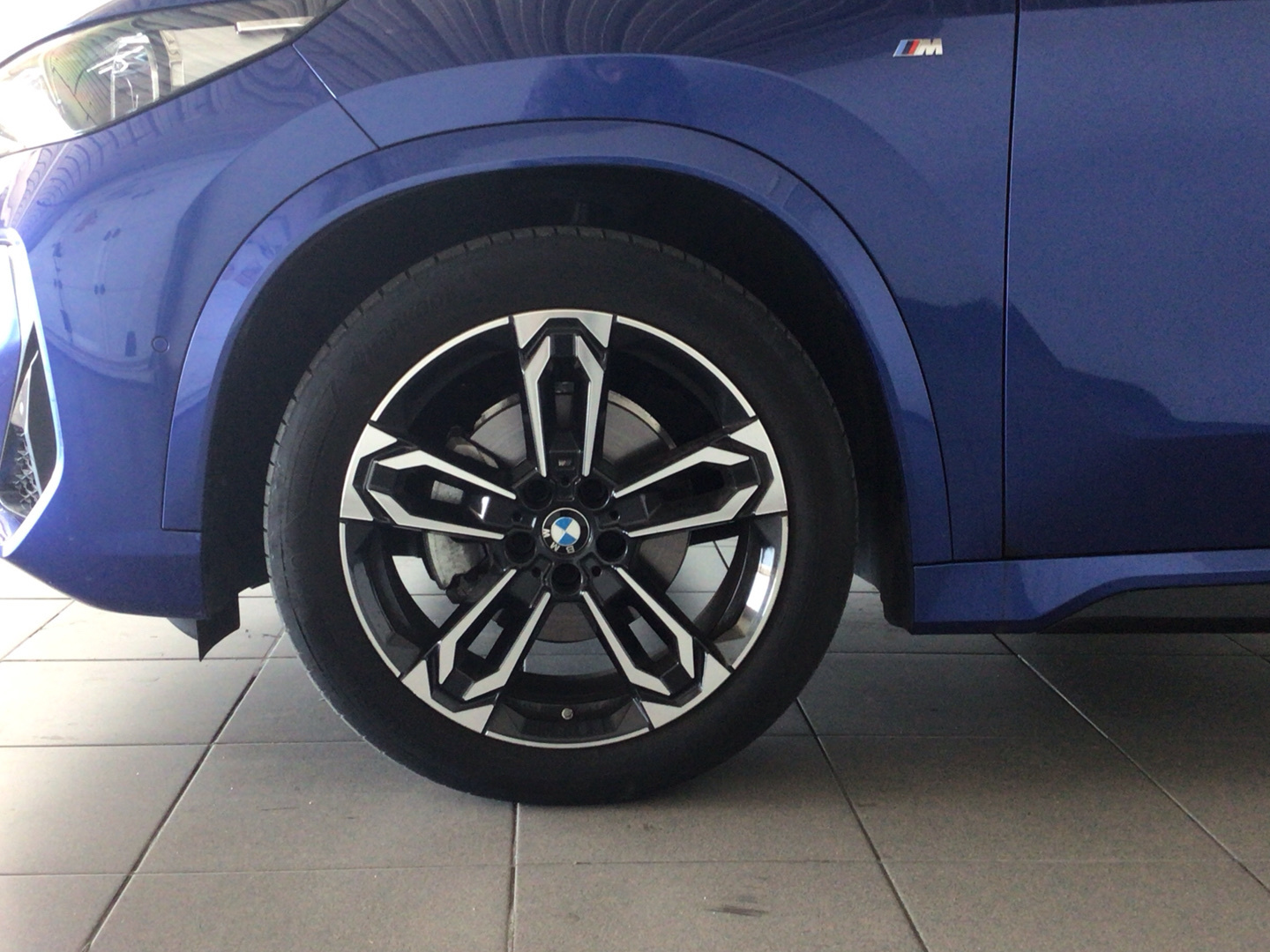 BMW X1 sDrive20d color Azul. Año 2024. 120KW(163CV). Diésel. En concesionario BYmyCAR Madrid - Alcalá de Madrid