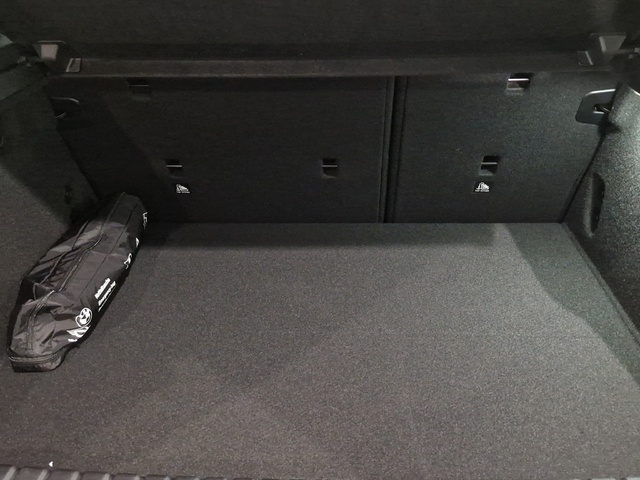 BMW Serie 1 120i color Rojo. Año 2025. 125KW(170CV). Gasolina. En concesionario Movitransa Cars Jerez de Cádiz