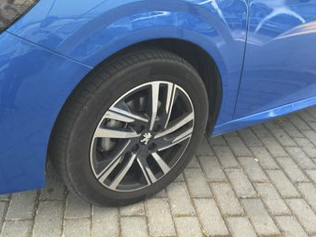 Peugeot 208 PureTech 100 Allure Pack 75 kW (100 CV)