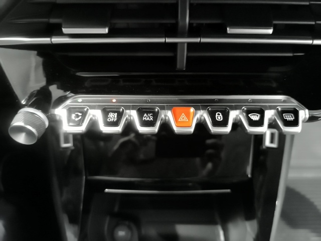 Peugeot 208 PureTech 100 Allure Pack 75 kW (100 CV)