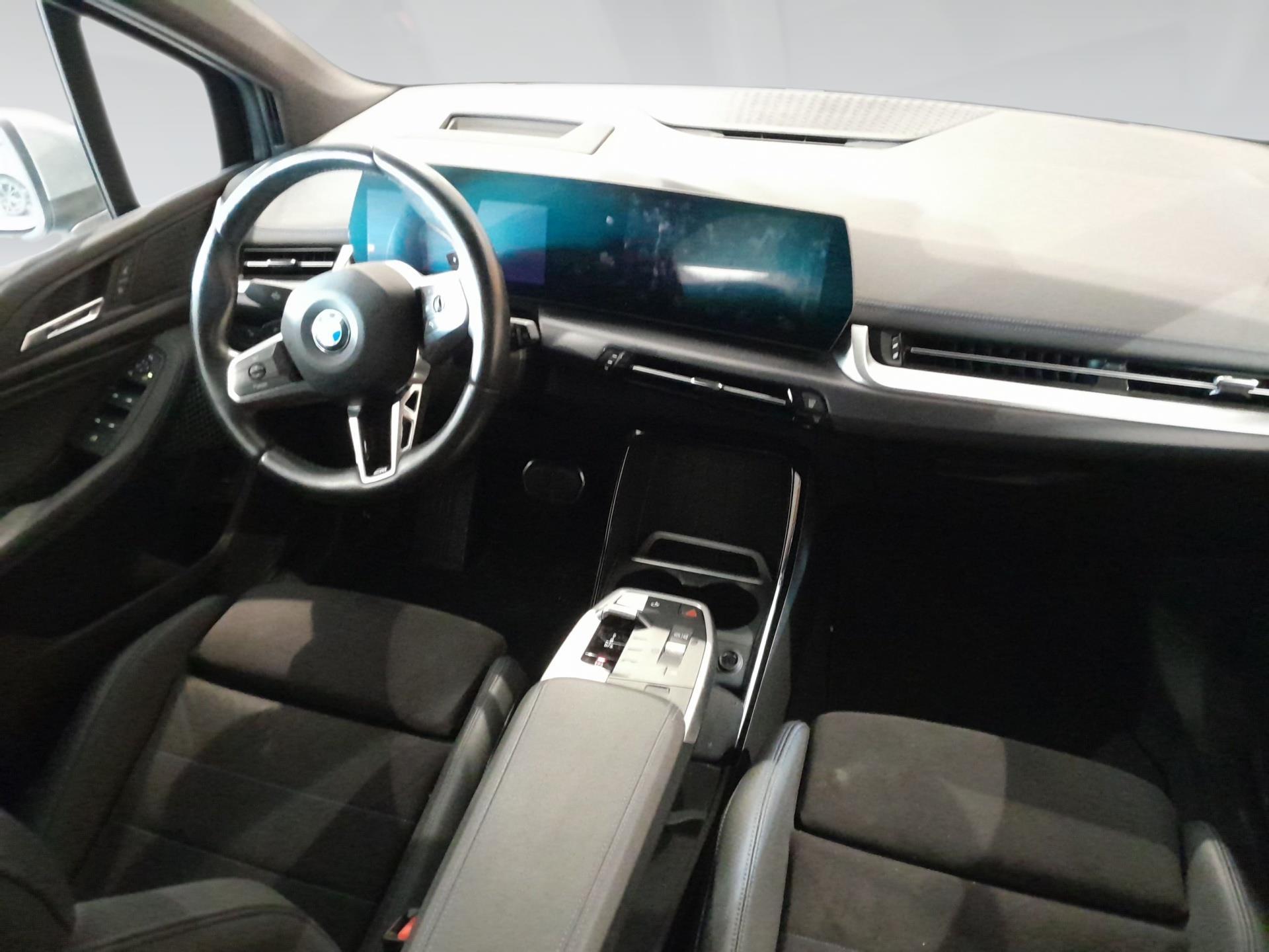 BMW Serie 2 218i Active Tourer color Gris. Año 2022. 100KW(136CV). Gasolina. En concesionario Automotor Premium Fuengirola - Málaga de Málaga