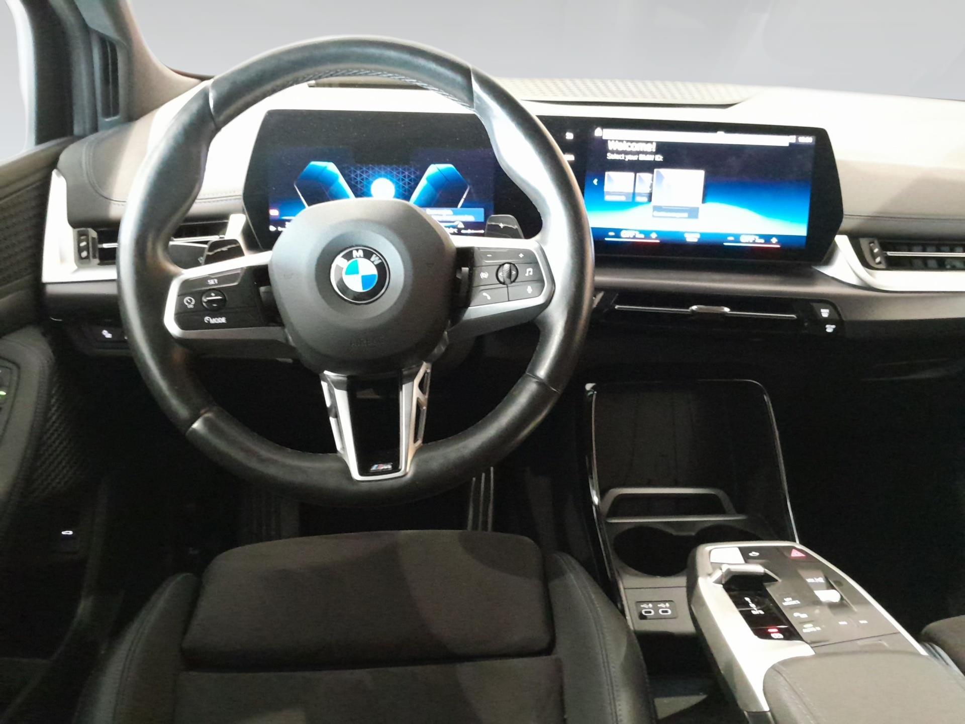 BMW Serie 2 218i Active Tourer color Gris. Año 2022. 100KW(136CV). Gasolina. En concesionario Automotor Premium Fuengirola - Málaga de Málaga