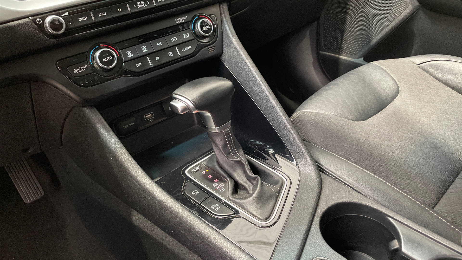 Kia Niro 1.6 GDi HEV Híbrido en Barcelona