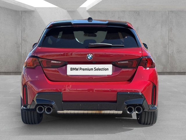 BMW Serie 1 M135i color Rojo. Año 2025. 221KW(300CV). Gasolina. En concesionario BMW Avilcar Ávila de Ávila