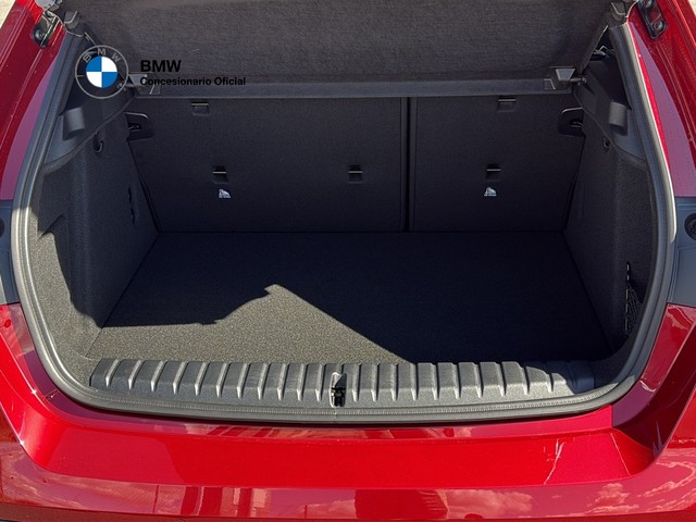 BMW Serie 1 M135i color Rojo. Año 2025. 221KW(300CV). Gasolina. En concesionario BMW Avilcar Ávila de Ávila
