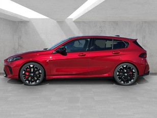 Fotos de BMW Serie 1 M135i color Rojo. Año 2025. 221KW(300CV). Gasolina. En concesionario BMW Avilcar Ávila de Ávila