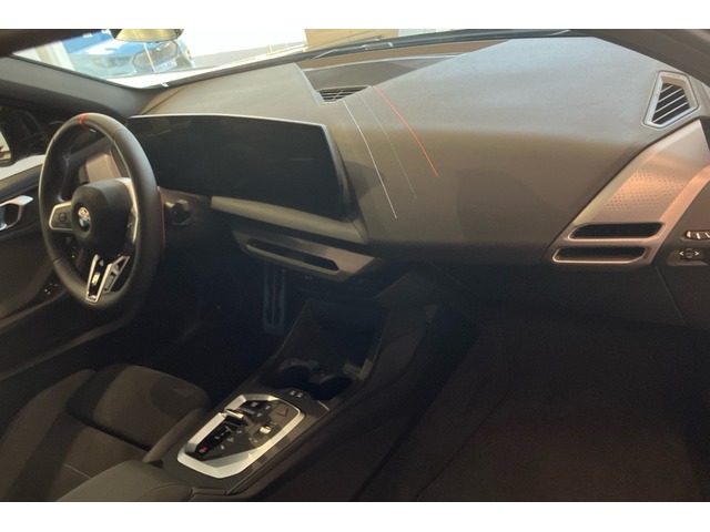 BMW Serie 1 M135i color Azul. Año 2025. 221KW(300CV). Gasolina. En concesionario Proa Premium Palma de Illes Balears