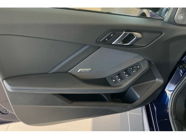 BMW Serie 1 M135i color Azul. Año 2025. 221KW(300CV). Gasolina. En concesionario Proa Premium Palma de Illes Balears