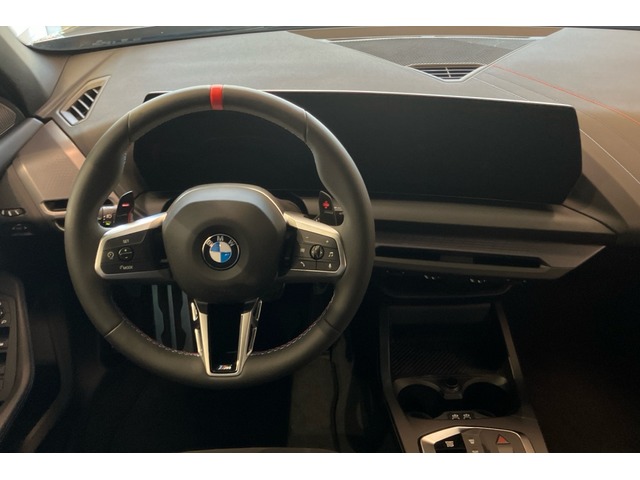 BMW Serie 1 M135i color Azul. Año 2025. 221KW(300CV). Gasolina. En concesionario Proa Premium Palma de Illes Balears