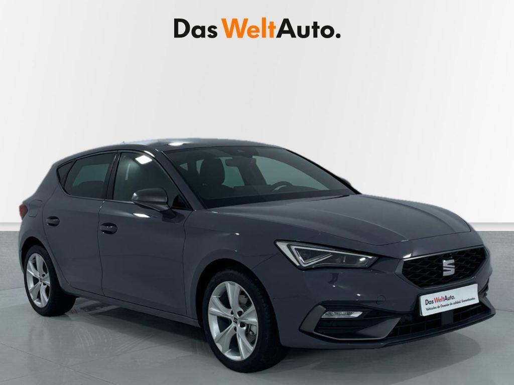 SEAT León 1.5 eTSI en Barcelona