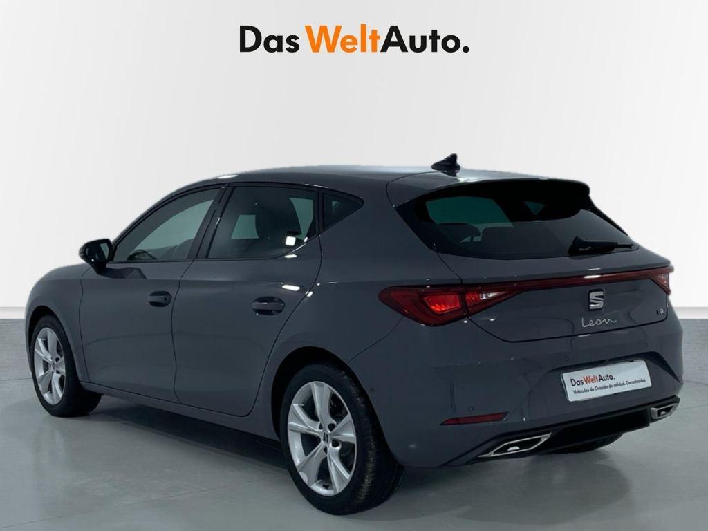 SEAT León 1.5 eTSI en Barcelona