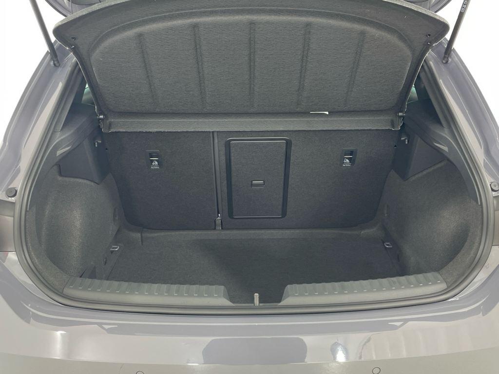 SEAT León 1.5 eTSI en Barcelona