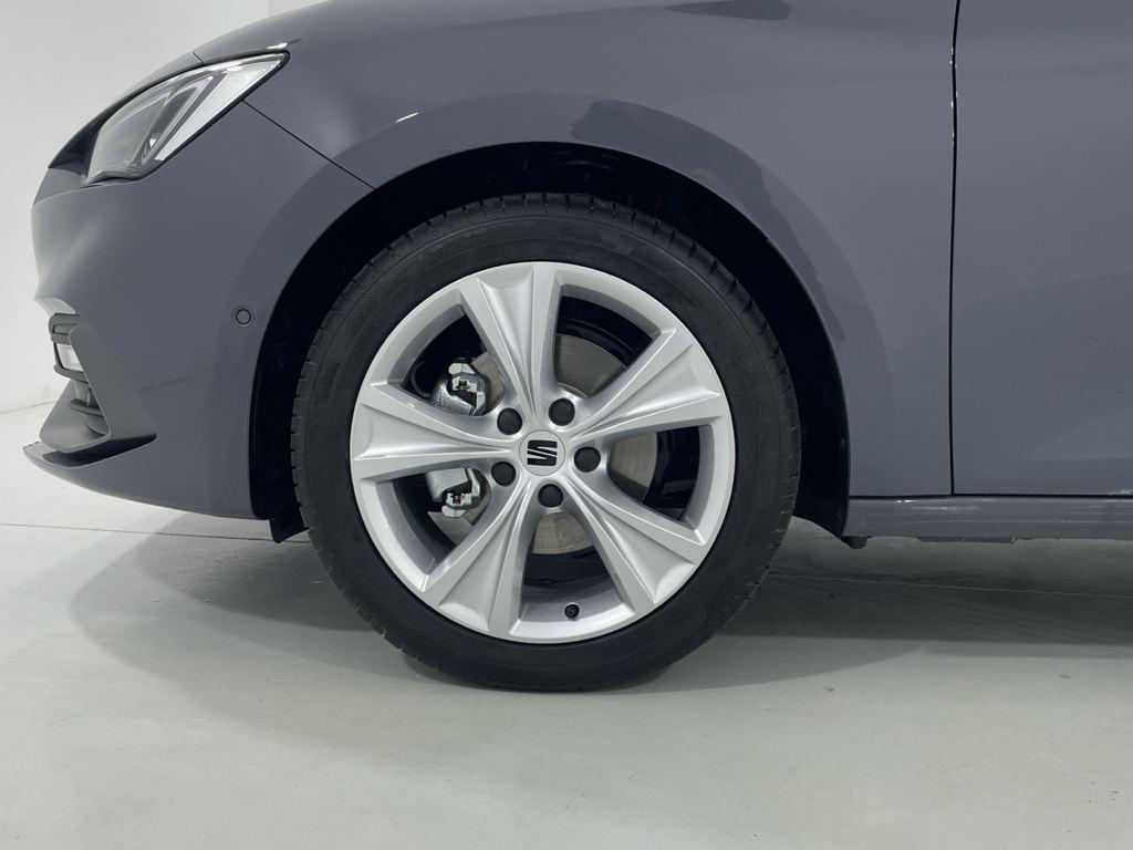 SEAT León 1.5 eTSI en Barcelona