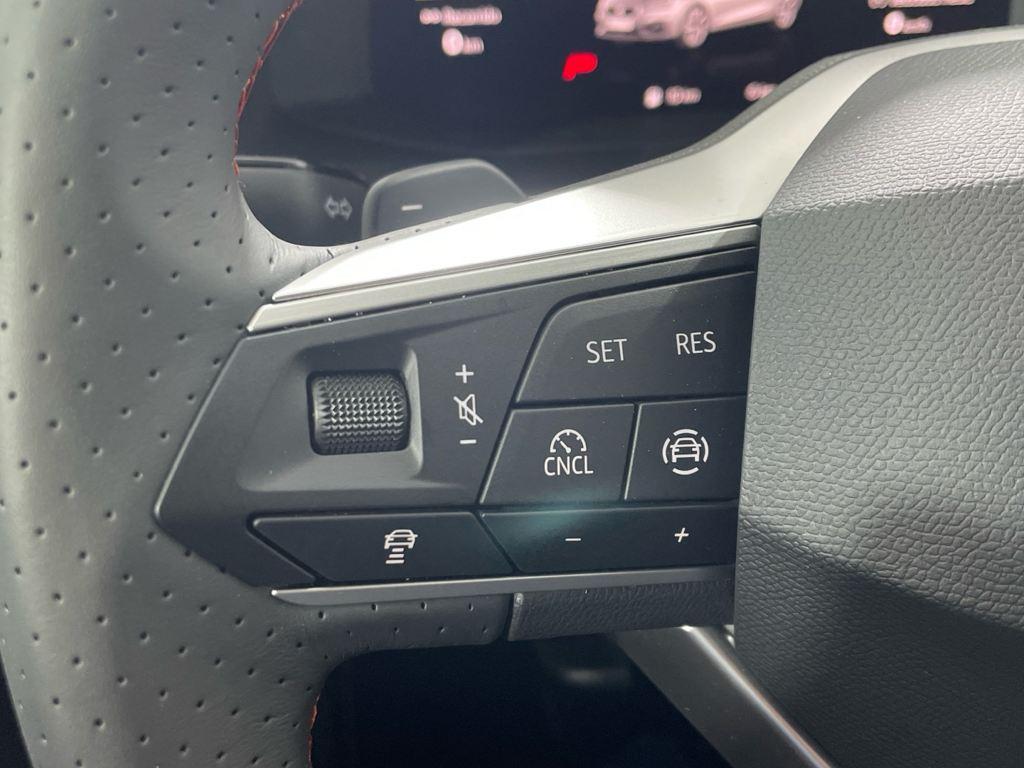 SEAT León 1.5 eTSI en Barcelona