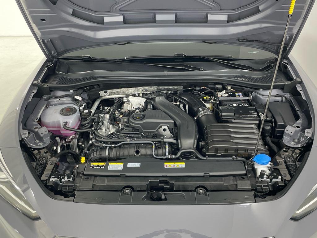 SEAT León 1.5 eTSI en Barcelona