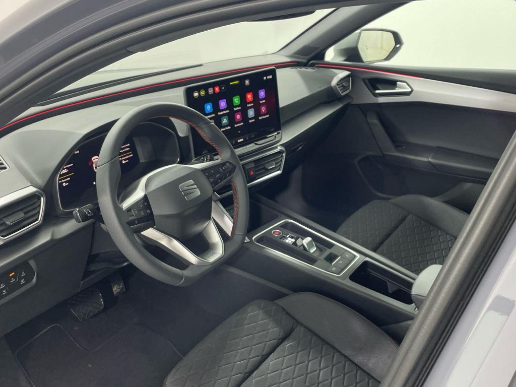 SEAT León 1.5 eTSI en Barcelona