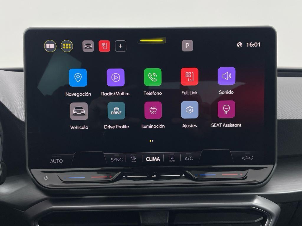 SEAT León 1.5 eTSI en Barcelona