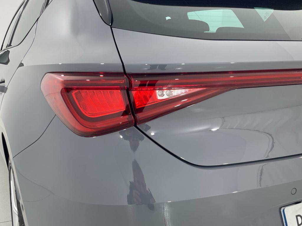 SEAT León 1.5 eTSI en Barcelona